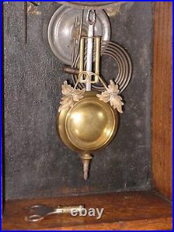 ANTIQUE INGRAHAM in Oak Case Gingerbread Mantel Shelf Clock with Key & Pendulum