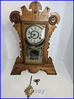 Antique Working 1870's NEW HAVEN Cock Co. Victorian Walnut Parlor Mantel Clock