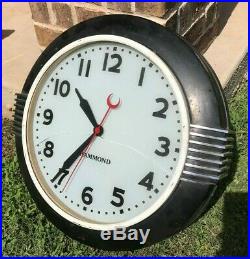 Hammond Model 341 Art Deco Wall Clock glass dial is cracked, not accurate time