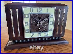 Jaz French Art Deco bakelite clock