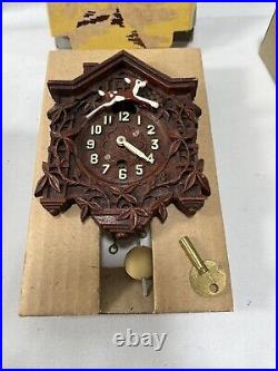 Lux Animated Bobbing Deer Pendulette Cuckoo Clock Untested