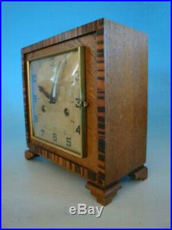 RS0519-426 August Huber München Art Deco Tischuhr Uhr Clock Nussbaum / Eiche