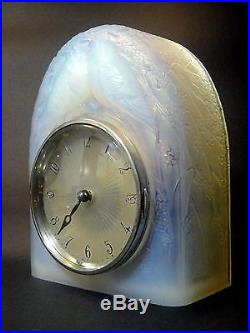 Rene Lalique Opalescent Glass Clock Deux Colombes Art Deco Circa 1926