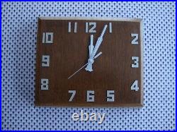 Stunning Art Deco Square Oak Wall Clock (Fully Restored, New Movement)