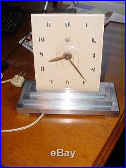 Vintage Art Deco General Electric Shelf / Mantle Clock 4h72