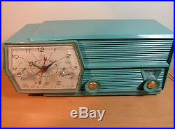 VTG RCA VICTOR 1950s ART DECO ANTIQUE BLUE BULLET OLD CLOCK RADIO 8-C-6L