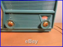 VTG RCA VICTOR 1950s ART DECO ANTIQUE BLUE BULLET OLD CLOCK RADIO 8-C-6L