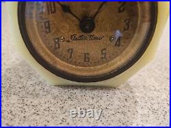 Vintage Cadillac Vidrio Slag Uranium Glass Electric Timer Clock