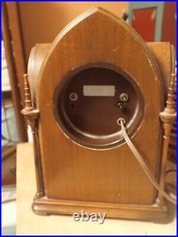 Vintage E. INGRAHAM Sentinel Catherdral Mantle Clock Wood Model SSC-2
