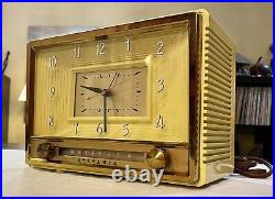 Vintage Mid Century Sylvania Art Deco Bakelite Tube Clock Radio Model 593H