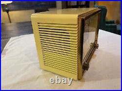 Vintage Mid Century Sylvania Art Deco Bakelite Tube Clock Radio Model 593H