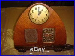 Vtg Detrola 302 Art Deco Wood Teardrop Tabletop Clock Tube Radio