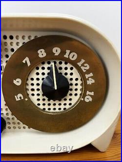 Zenith Vintage Owl Eye Tube Radio Clock Model 5G03 G-516 Art Deco White